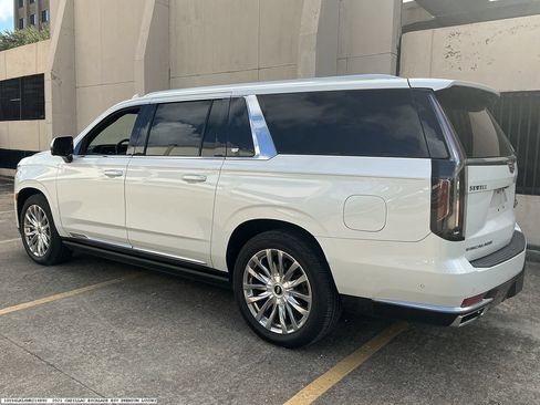 Used 2021 Cadillac Escalade ESV Premium Luxury w/ Driver Assist Tech Package AWD/4WD image 5