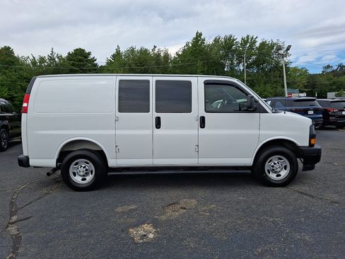 Used 2025 Chevrolet Express 2500 w/ Enhanced Convenience Package RWD image 7