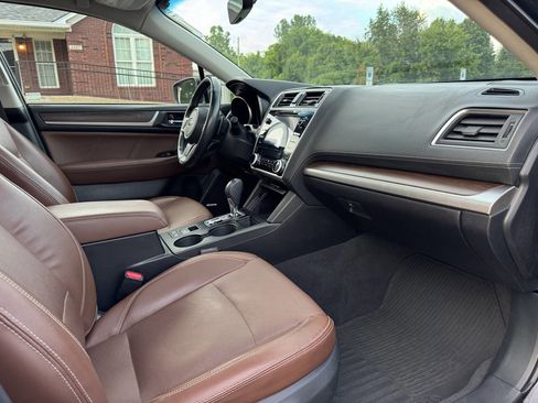 Used 2018 Subaru Outback 3.6R Touring w/ Popular Package #3 image 29