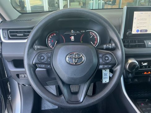 Certified 2025 Toyota RAV4 LE AWD/4WD image 9