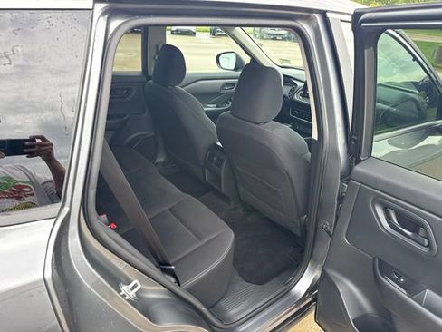 Used 2024 Nissan Rogue S AWD/4WD image 19