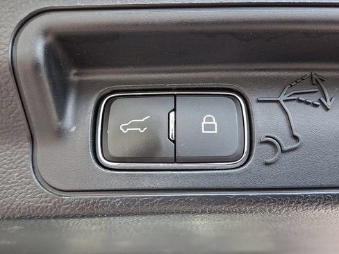 Used 2023 Ford Explorer XLT w/ Equipment Group 202A AWD/4WD image 31