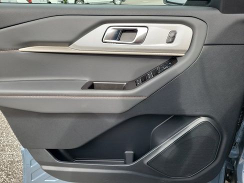 New 2026 Ford Explorer Active RWD image 23