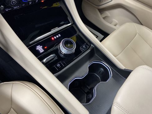 Used 2023 Jeep Grand Cherokee 4WD 4xe image 15