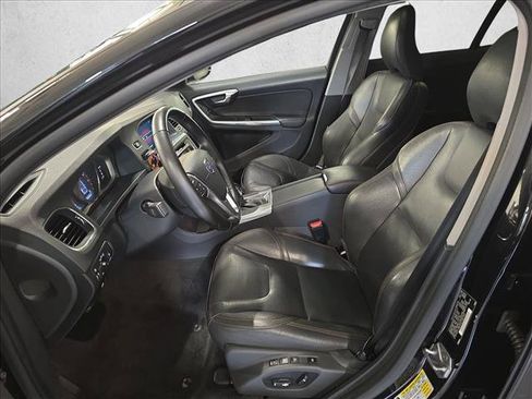 Used 2016 Volvo V60 T5 Cross Country AWD/4WD image 14