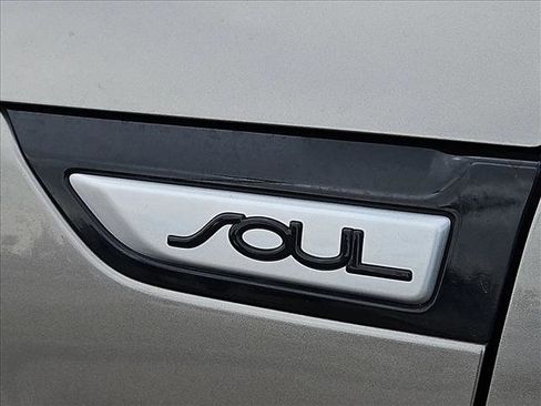 Used 2018 Kia Soul ! image 14