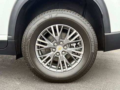 New 2026 Chevrolet Traverse LT FWD image 16