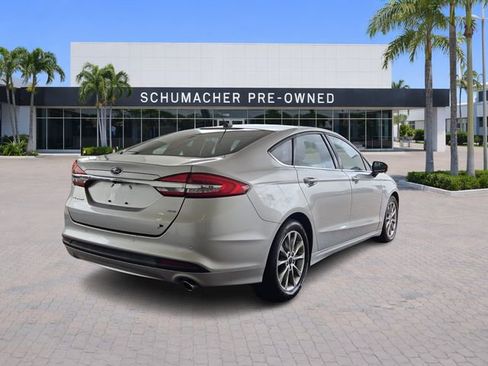 Used 2017 Ford Fusion SE w/ Fusion SE Technology Package image 7