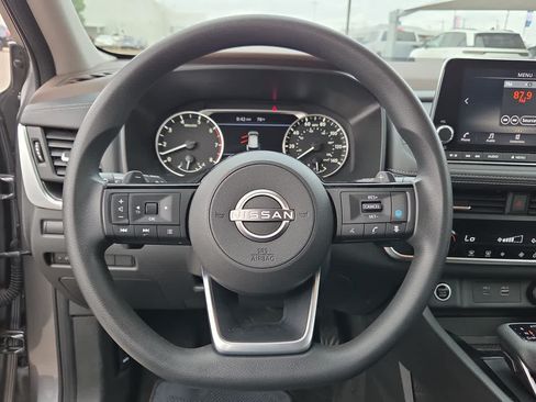 Used 2023 Nissan Rogue SV FWD image 19