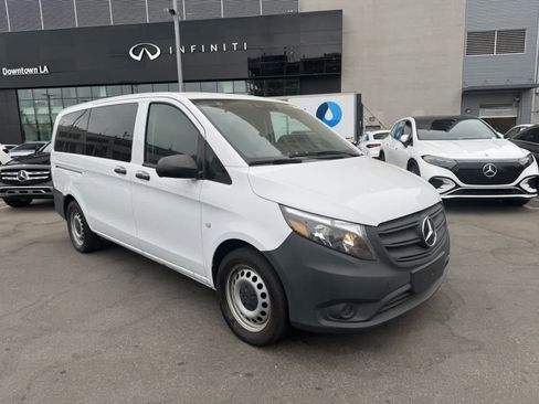 Used 2023 Mercedes-Benz Metris Passenger image 3