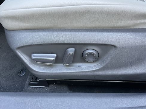 Used 2021 Toyota Camry SE w/ Convenience Package image 28