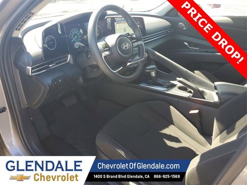Used 2024 Hyundai Elantra SEL image 17