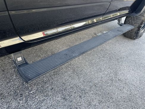 Used 2018 RAM 3500 Laramie w/ Convenience Group AWD/4WD image 19