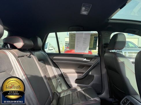Used 2018 Volkswagen GTI SE w/ SE Leather Package image 28