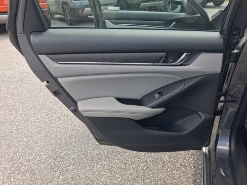 Used 2018 Honda Accord EX-L image 26