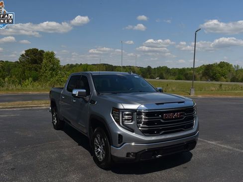 Used 2025 GMC Sierra 1500 SLT AWD/4WD image 1
