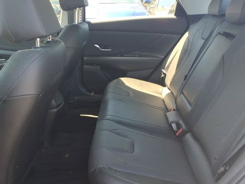 Certified 2023 Hyundai Elantra Limited FWD image 17