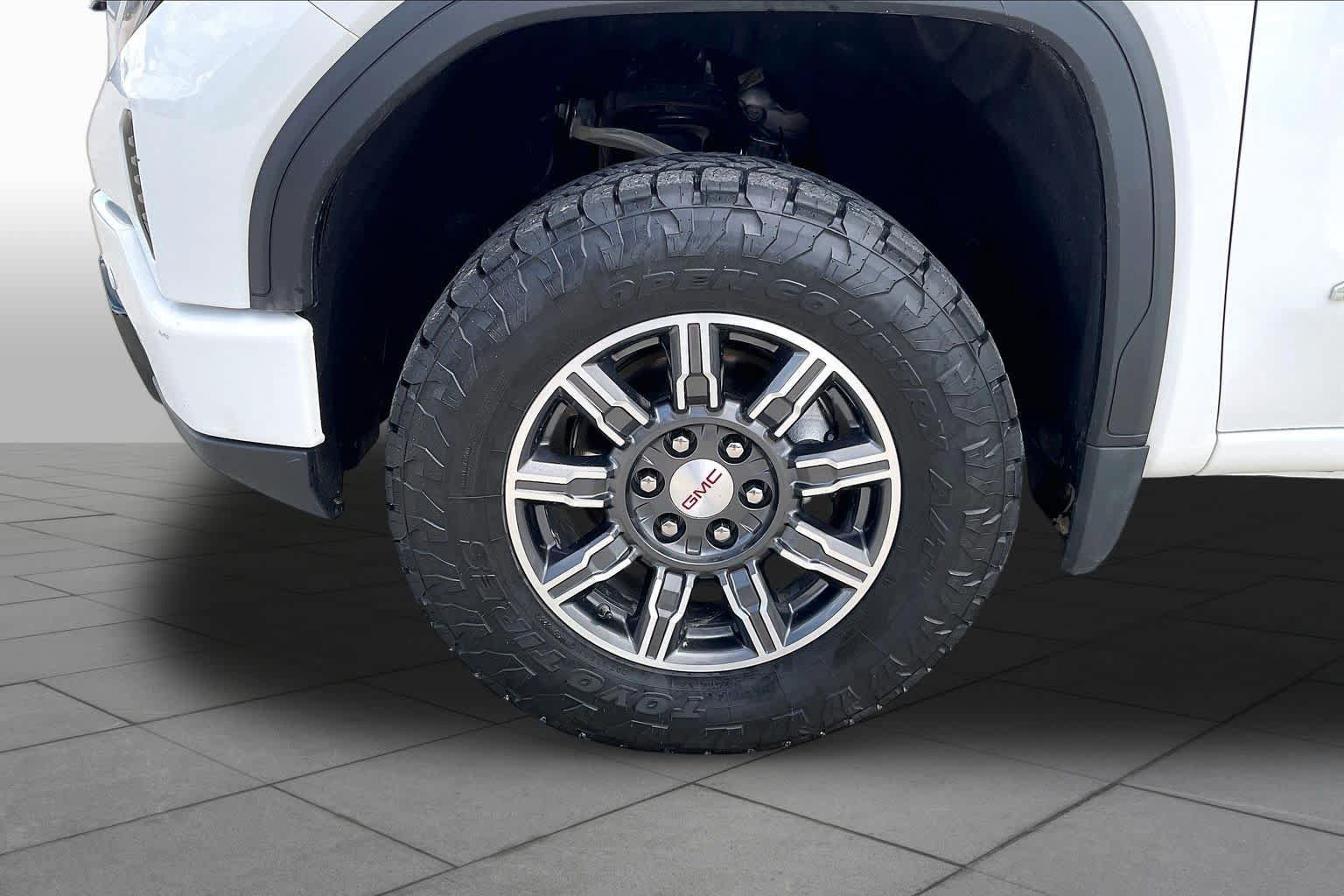 Certified 2025 GMC Sierra 1500 AT4 AWD/4WD image 11