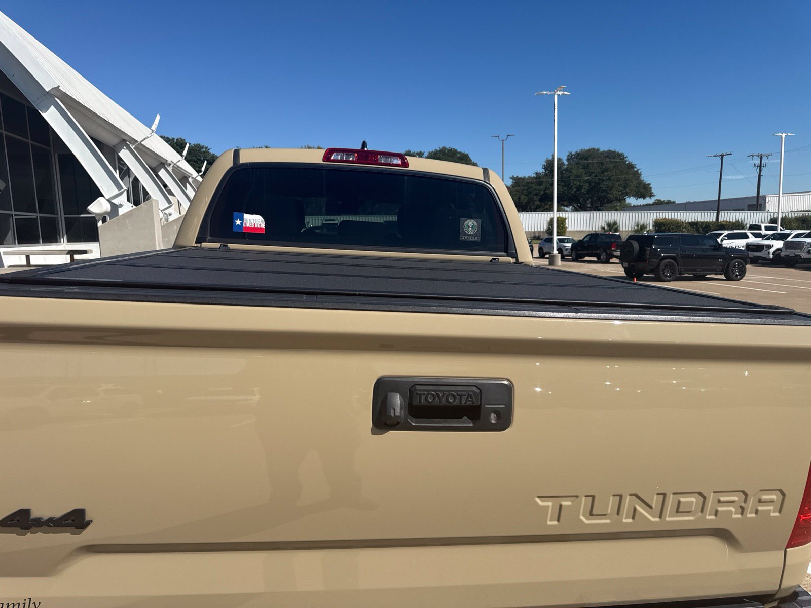 Used 2020 Toyota Tundra SR5 w/ SR5 Leather Package AWD/4WD image 10