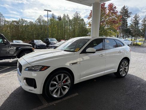 Used 2017 Jaguar F-PACE S image 1