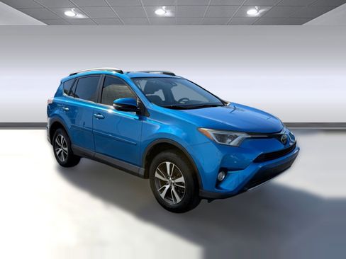 Used 2017 Toyota RAV4 XLE image 7