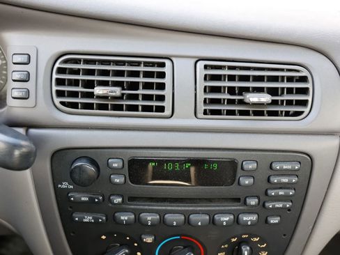 Used 2007 Ford Taurus SE image 30