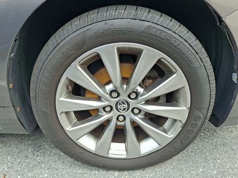 Used 2016 Toyota Camry XLE w/ Moonroof Package FWD image 8