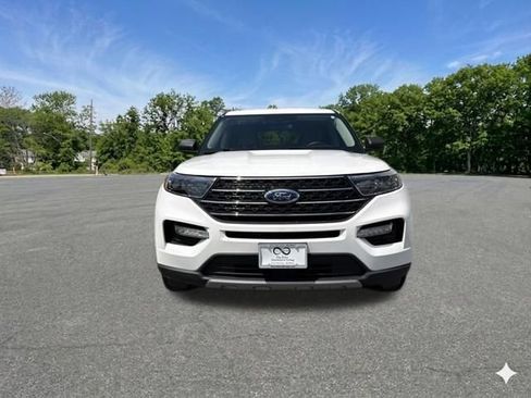 Used 2023 Ford Explorer XLT w/ Equipment Group 202A AWD/4WD image 3