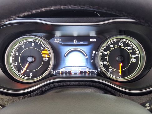 Used 2023 Jeep Cherokee Altitude Lux image 17