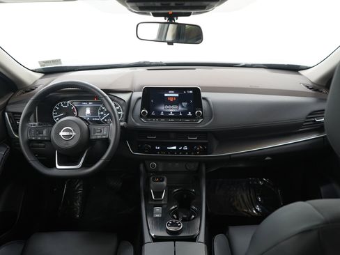 Used 2023 Nissan Rogue SV w/ SV Premium B Package AWD/4WD image 13