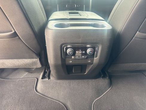 Used 2023 Chevrolet Tahoe Z71 AWD/4WD image 11