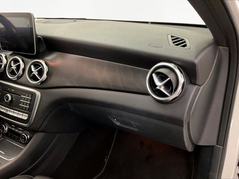 Used 2018 Mercedes-Benz GLA 250 4MATIC image 23