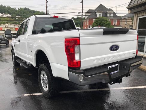 Used 2017 Ford F250 XL w/ Power Equipment Group AWD/4WD image 4