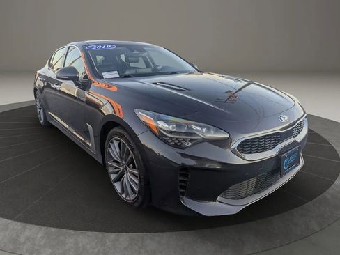 Used 2019 Kia Stinger Premium image 3