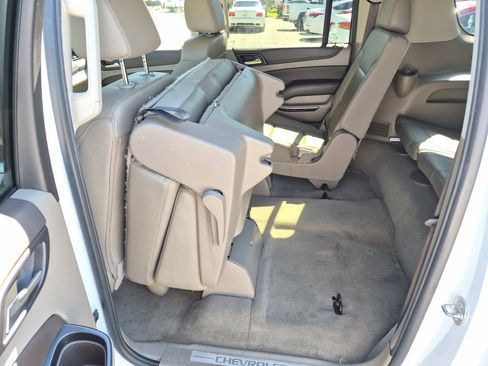 Used 2019 Chevrolet Suburban LT image 11