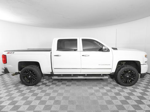 Used 2016 Chevrolet Silverado 1500 LTZ Z71 w/ LTZ Plus Package AWD/4WD image 3