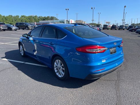 Used 2020 Ford Fusion SE FWD image 14