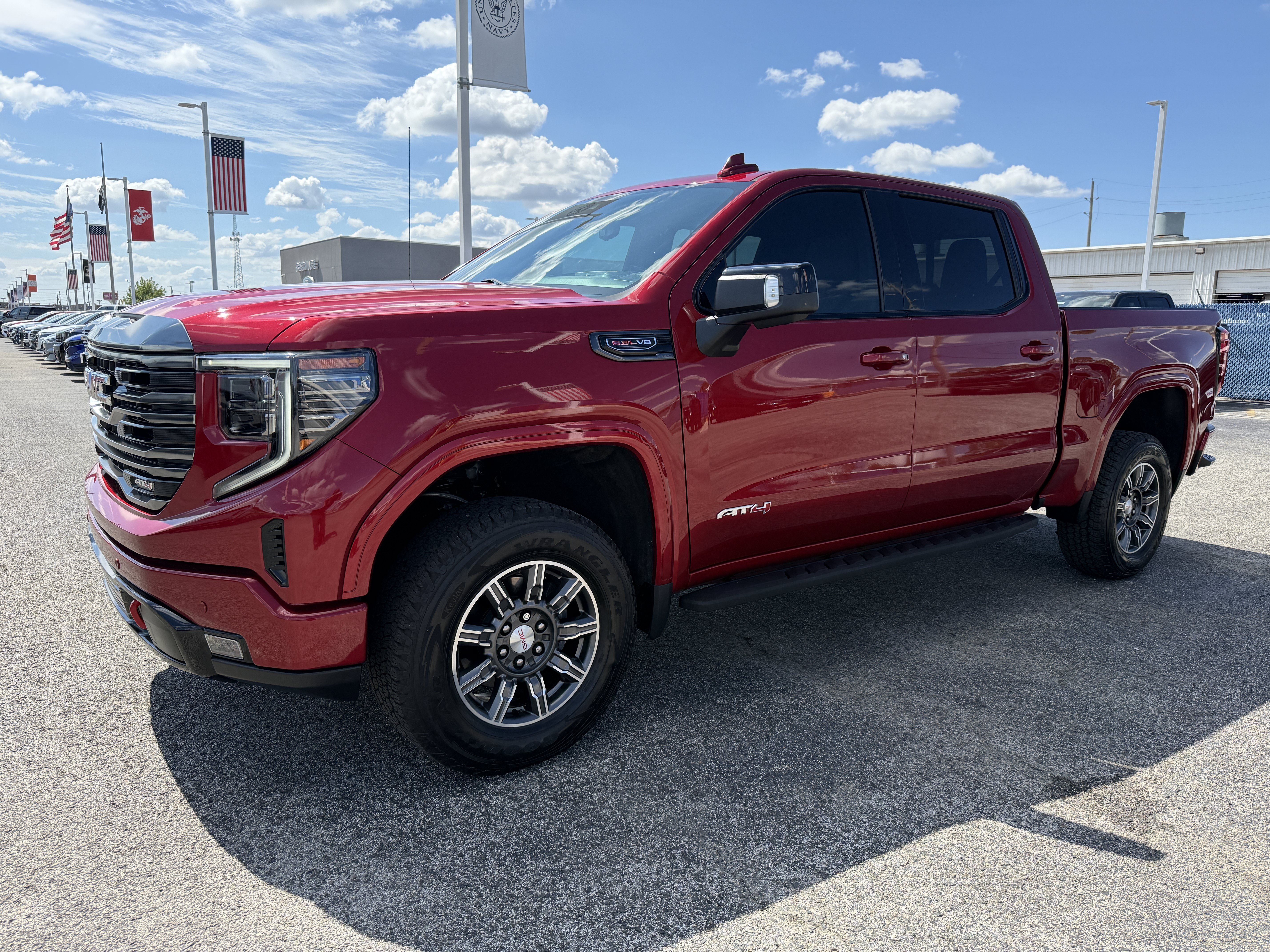 Used 2024 GMC Sierra 1500 AT4 w/ Technology Package AWD/4WD image 7