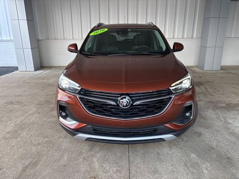 Used 2020 Buick Encore GX Essence image 2