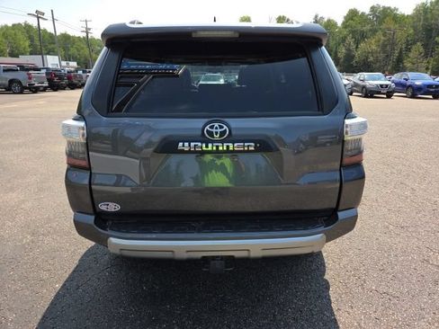 Used 2019 Toyota 4Runner TRD Off-Road AWD/4WD image 23