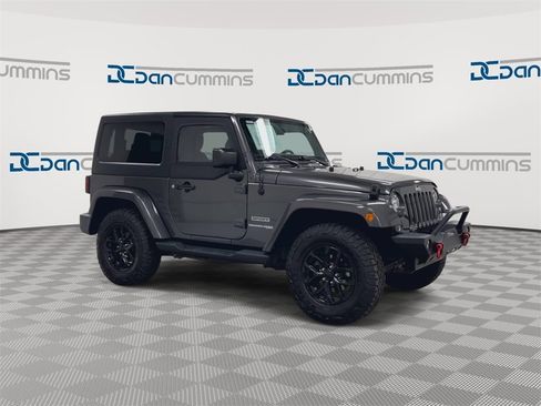 Used 2018 Jeep Wrangler Sport image 2