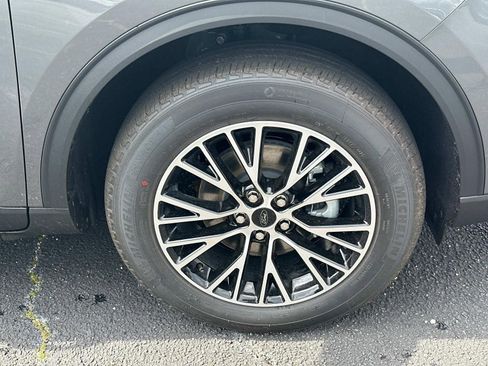 New 2025 Ford Escape SE image 45