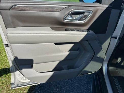Used 2021 Chevrolet Tahoe LT w/ LT Signature Package AWD/4WD image 10