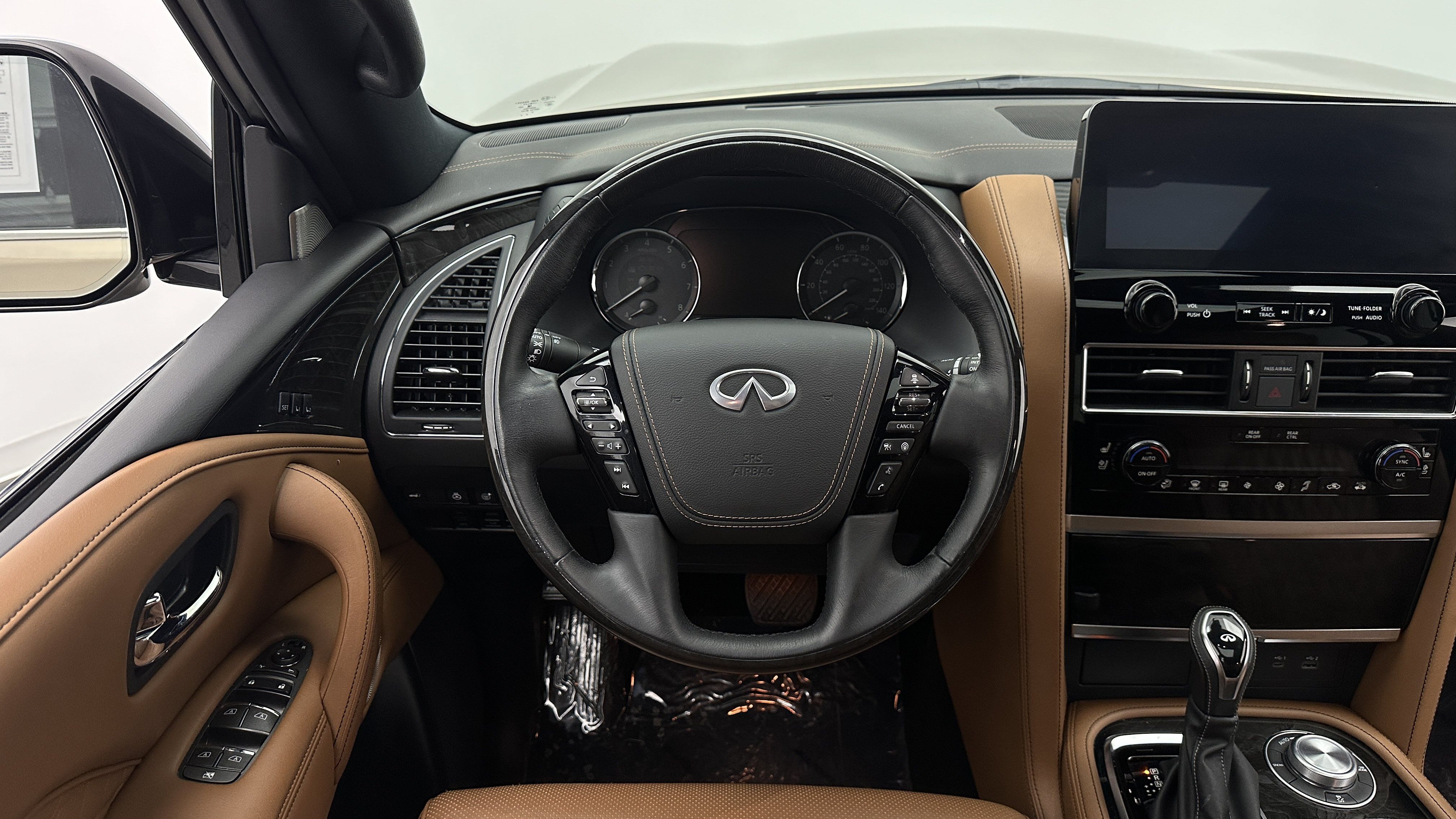 Used 2023 INFINITI QX80 Sensory w/ Cargo Package AWD/4WD image 36
