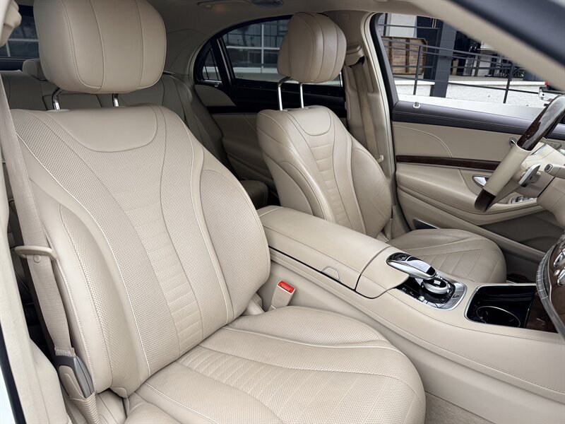 Used 2018 Mercedes-Benz S 560 Sedan image 30
