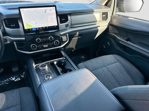 Used 2022 Ford Expedition XLT image 22