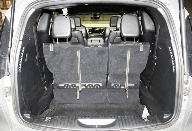 Certified 2025 Chrysler Pacifica Limited FWD image 39
