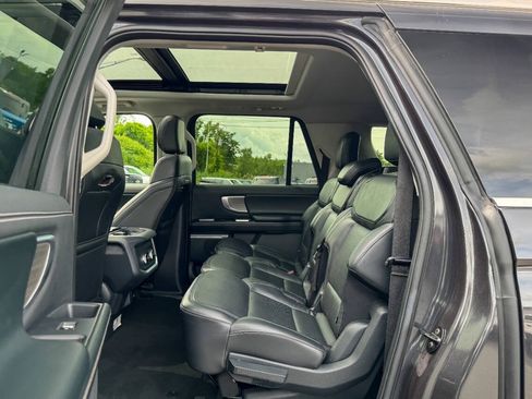 Used 2025 Ford Expedition Max Platinum AWD/4WD image 25