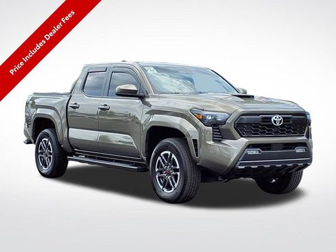 Used 2025 Toyota Tacoma TRD Sport AWD/4WD image 1