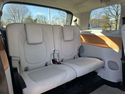 Used 2025 Volkswagen ID. Buzz 1st Edition image 13